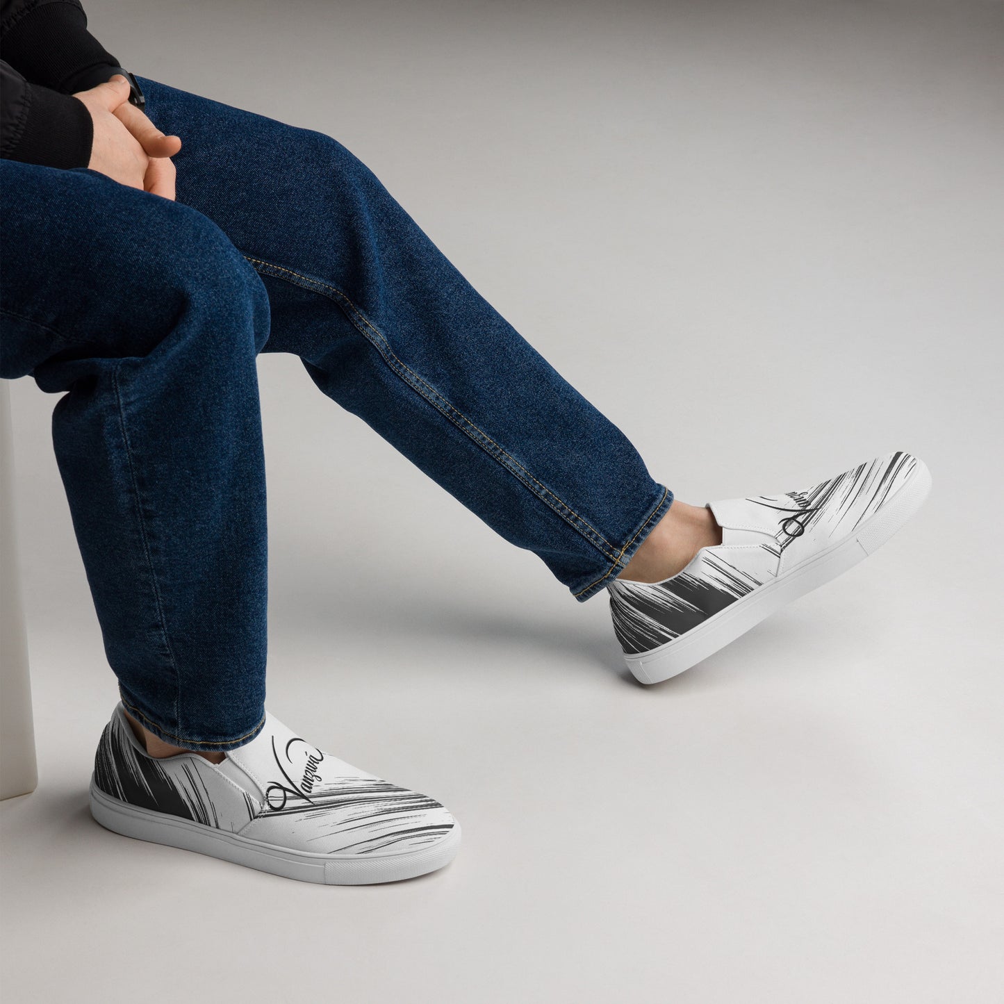 Men’s slip-on canvas shoes